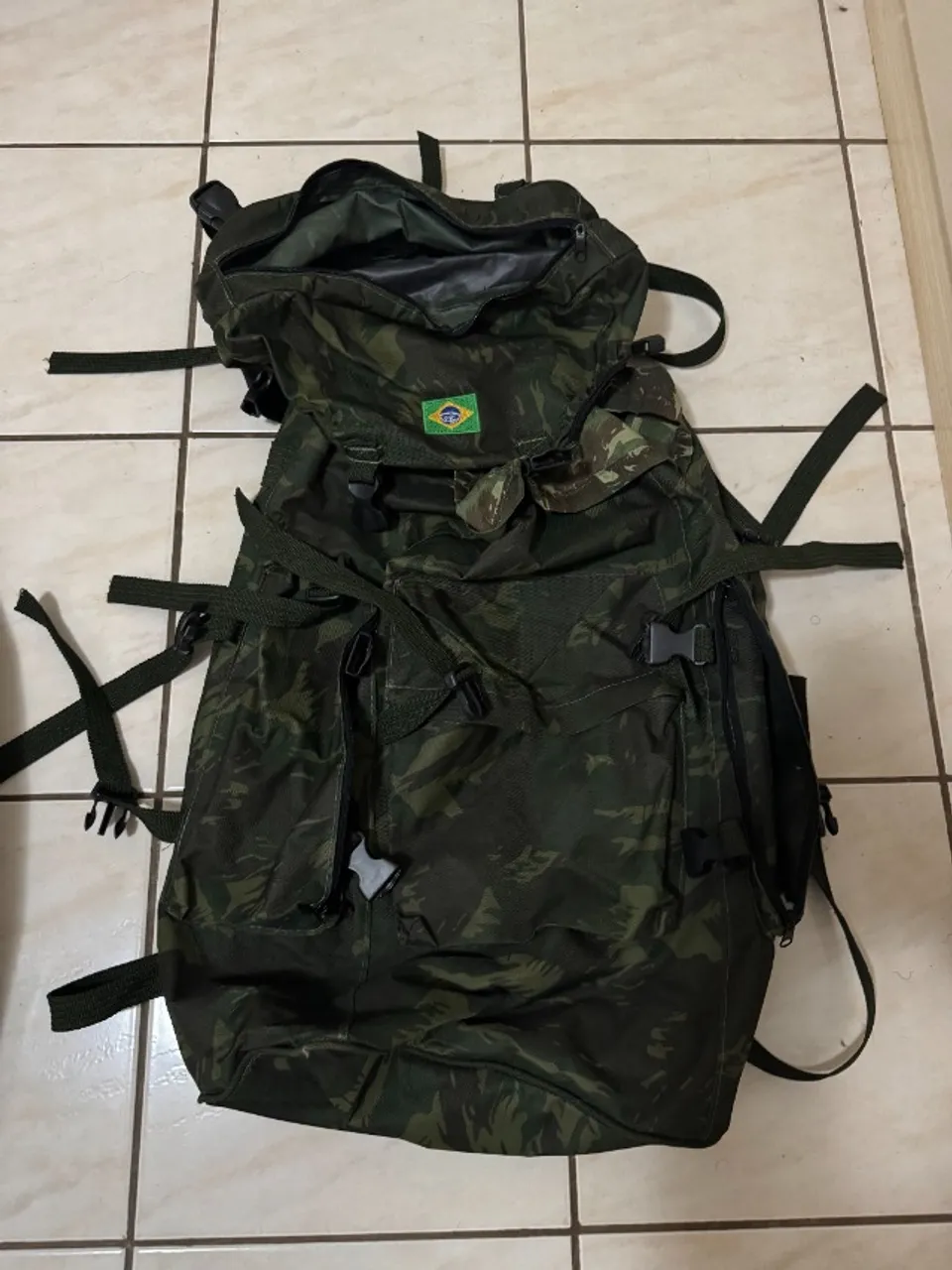 Mochila Camping Camuflada 70 L Impermeável Militar Exercito