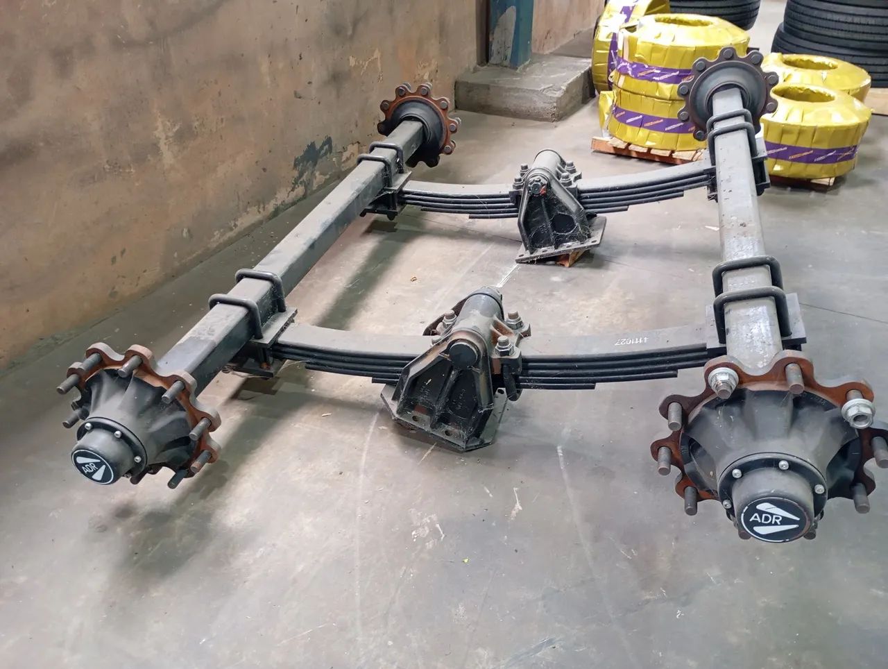 EIXO DUPLO P TRATOR OU VAGÃO DE RACAO - Foto 2