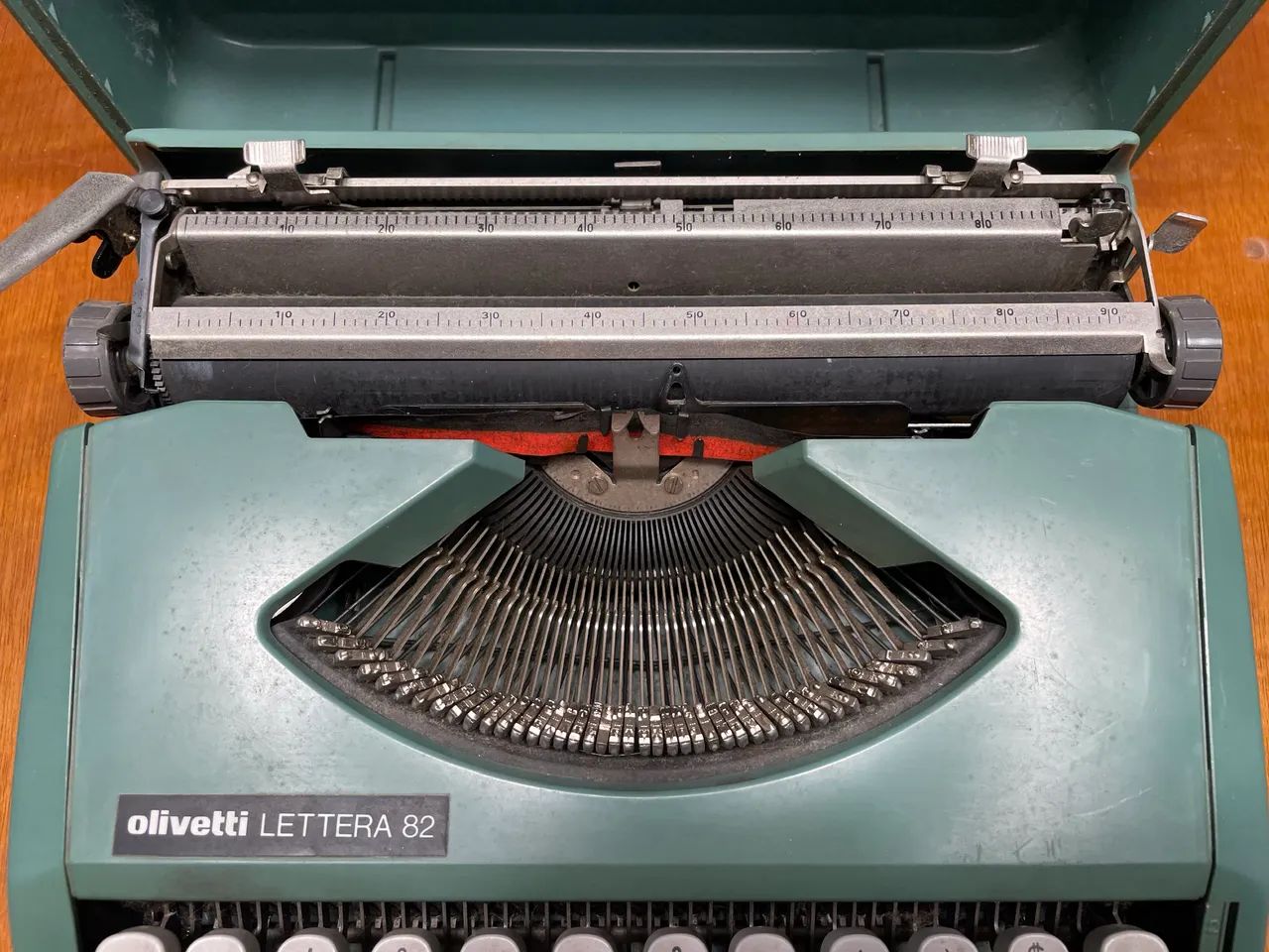 Olivetti Lettera 82 - Máquina de escrever - Foto 3