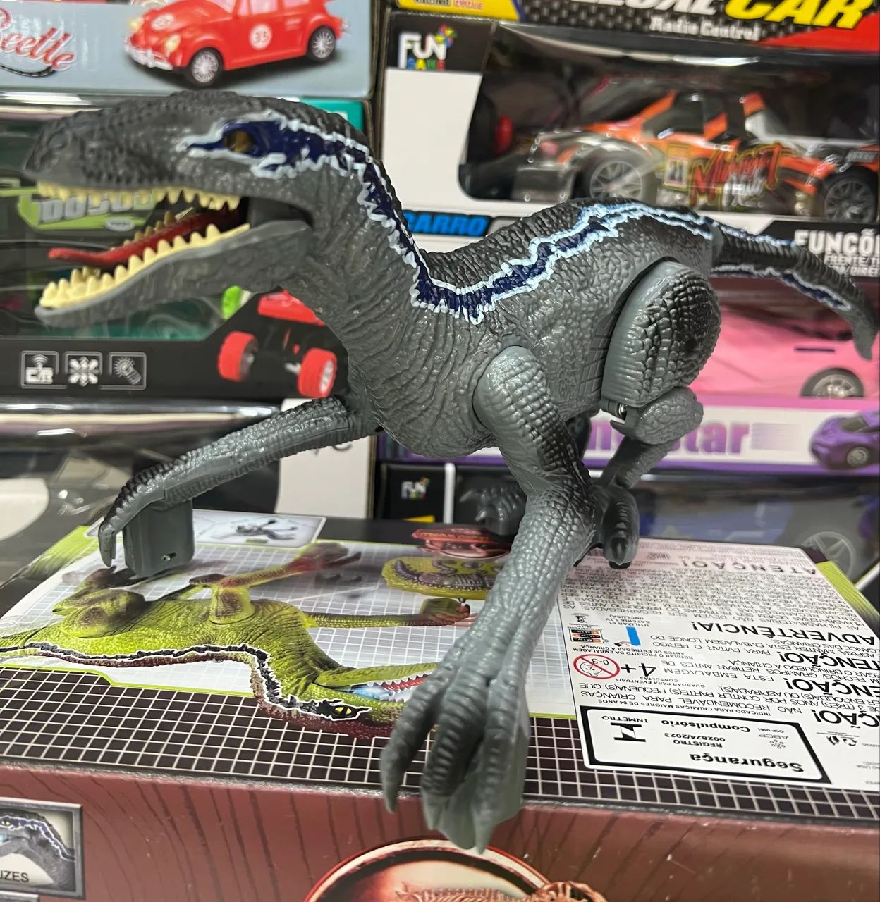 Dinossauro com controle  - Foto 3