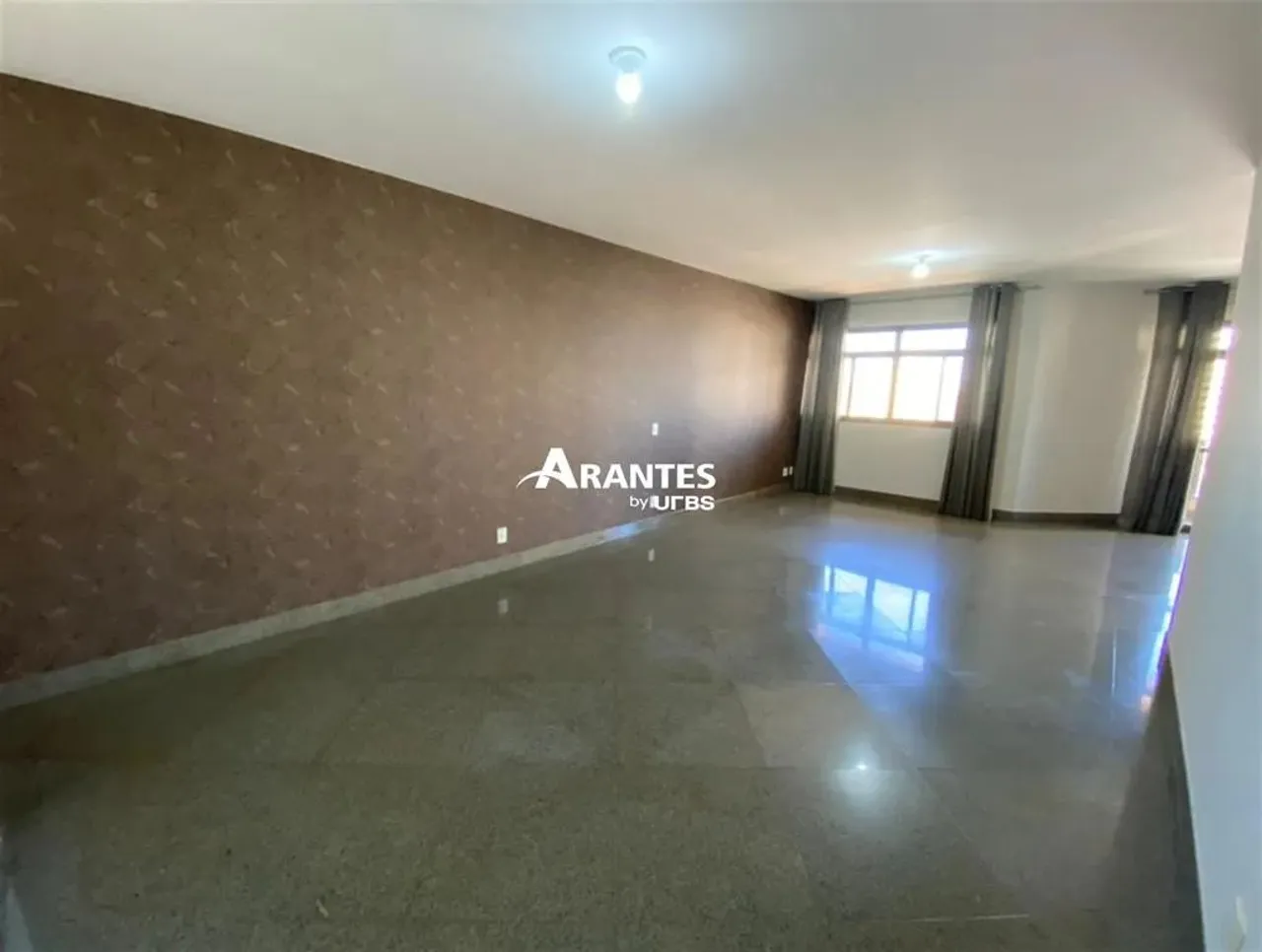 Apartamento com 225m² 4 quartos à venda no Osvaldo Rezende