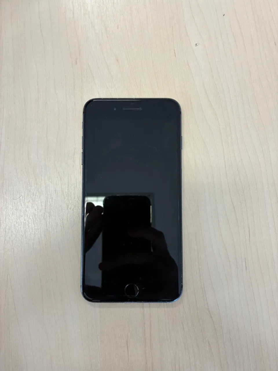 iPhone 8 Plus- 64gb
