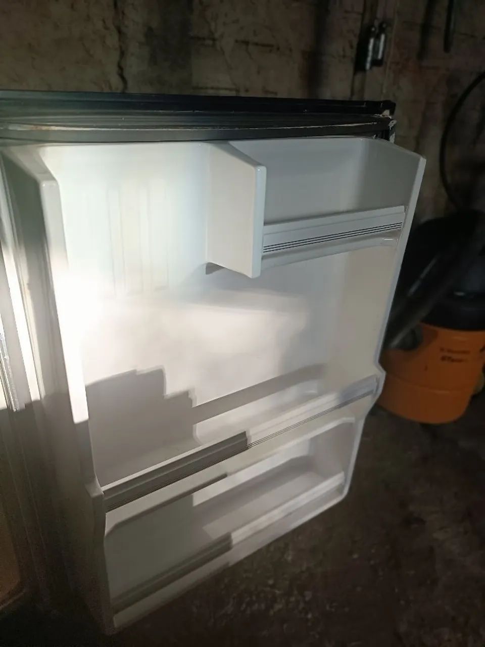 Frigobar 220w em ótimo estado de conservação  - Foto 3