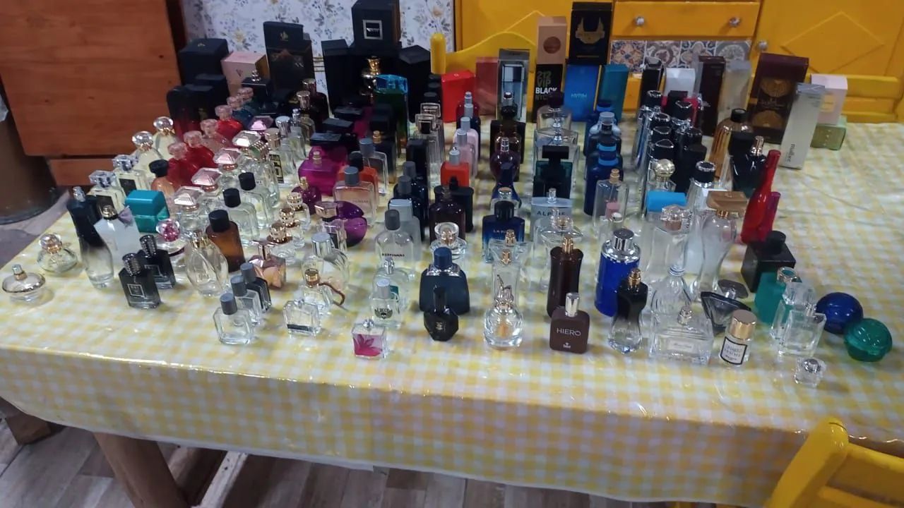 Frasco de perfume vazio várias fragrâncias  - Foto 5