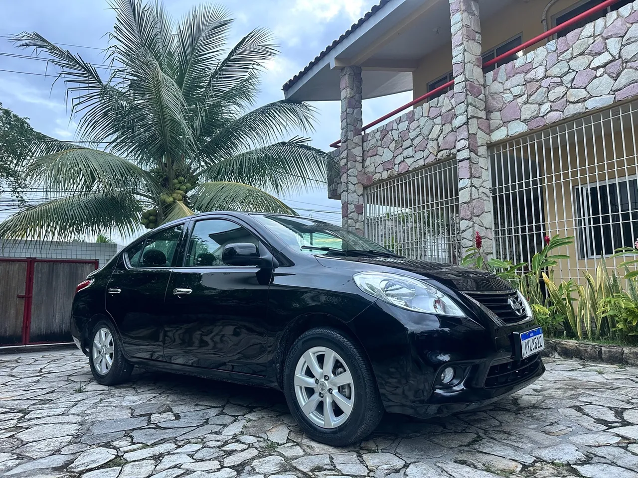 NISSAN VERSA 2014 Usados e Novos