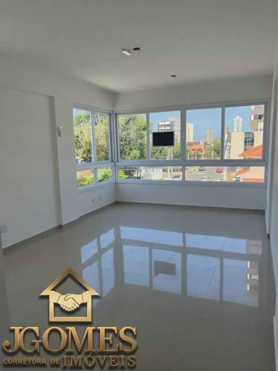 SALA COMERCIAL NO CENTRO DE TRAMANDAÍ