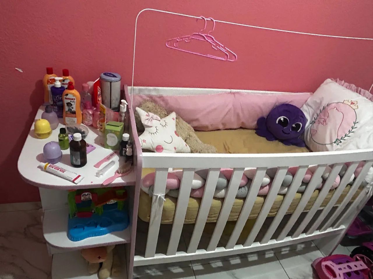 Berço com Trocador e Cômoda - Branco e Rosa - Foto 6