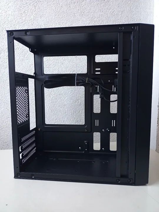 Gabinete de PC C3PLUS preto Usado Vazio - Foto 6
