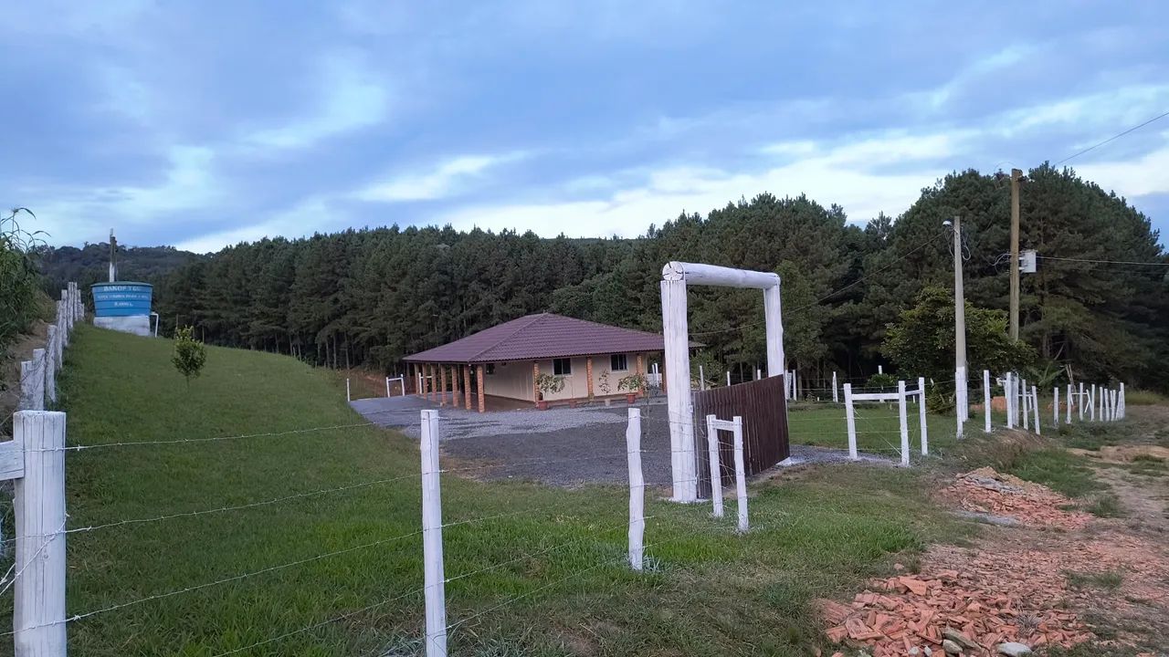 Vendo  ou troco por imóvel em Florianópolis sitio em Alfredo Wagner com piscina.