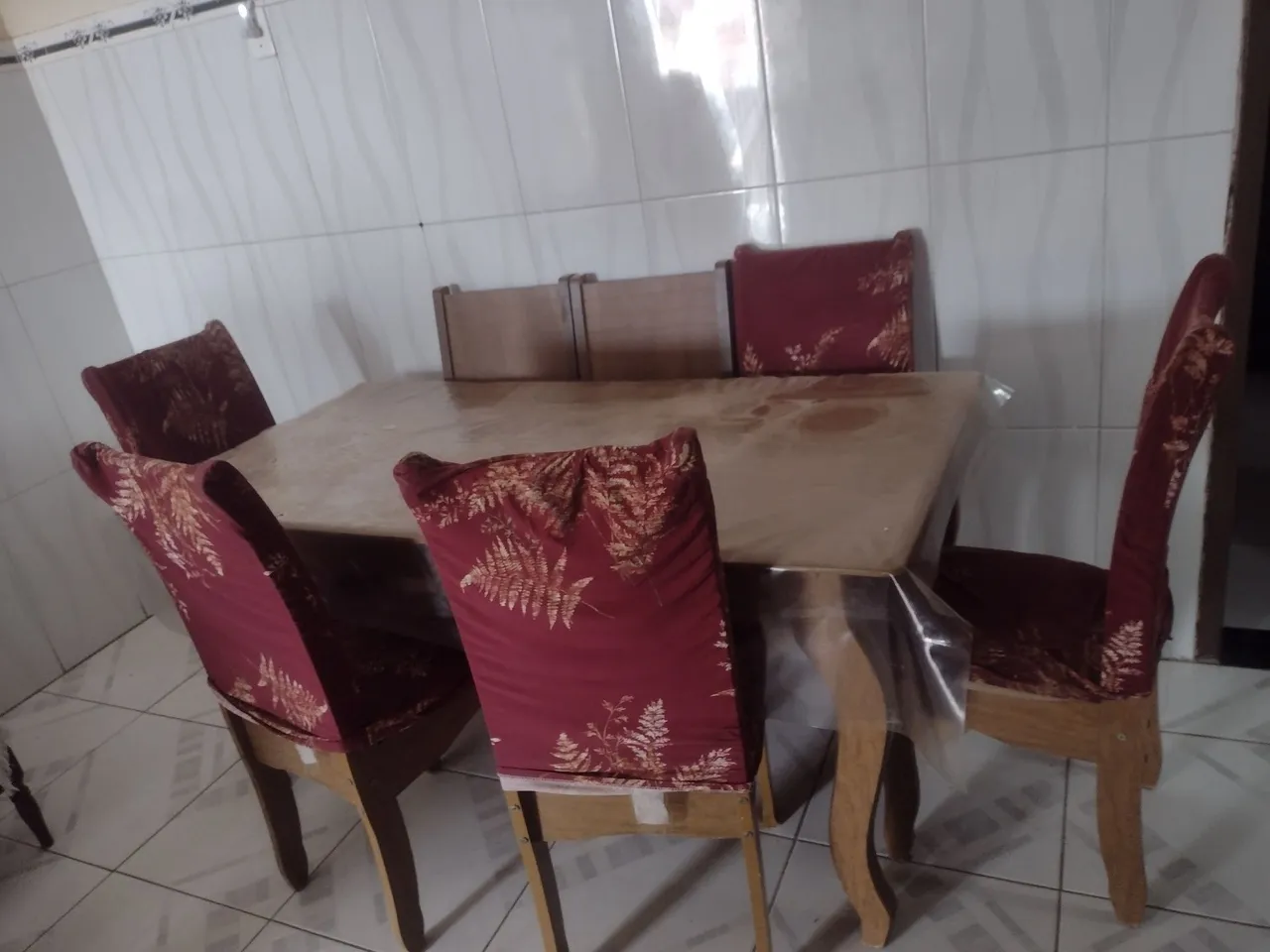 Mesa de Jantar com 6 cadeiras