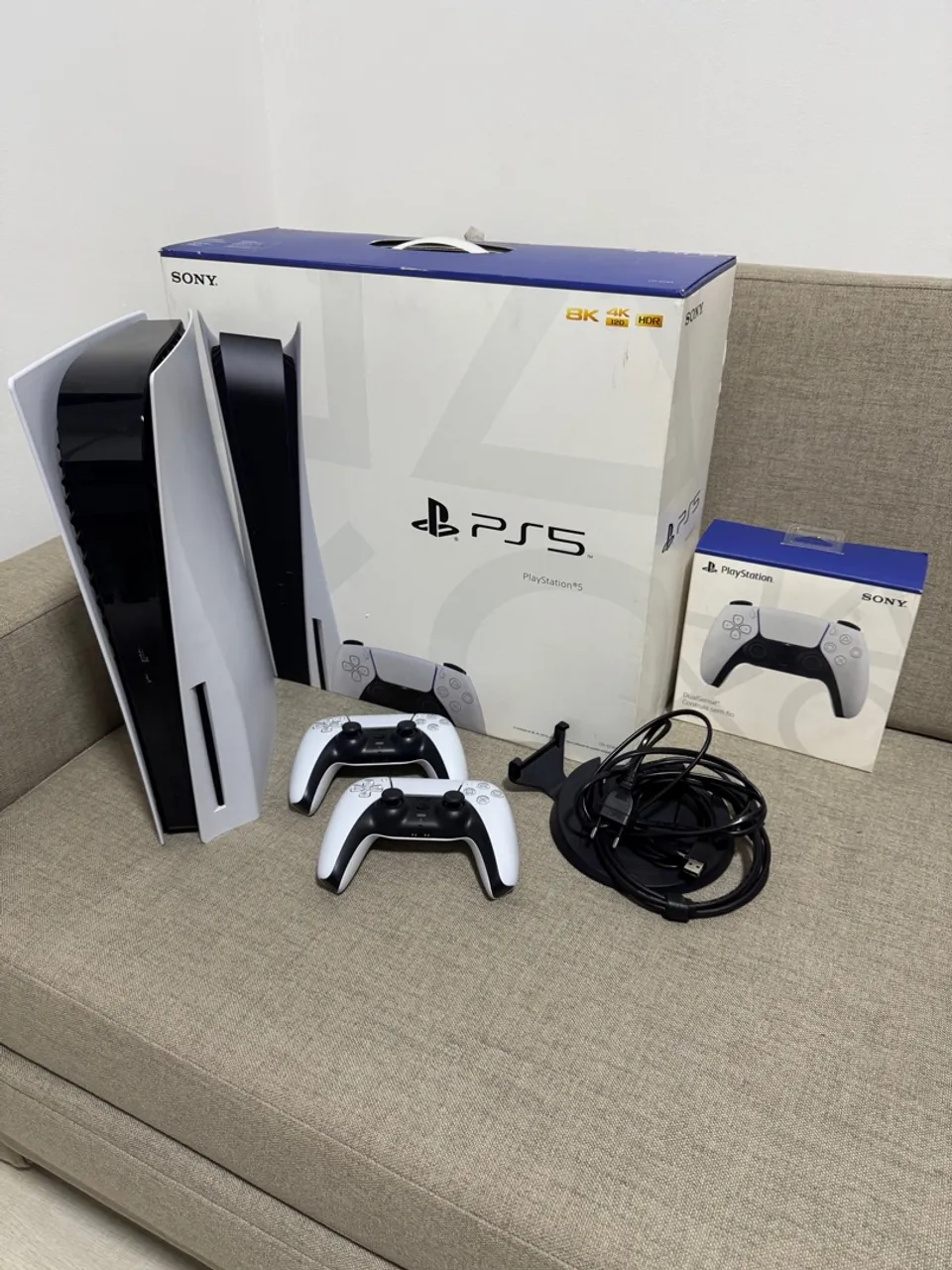 PlayStation 5 (PS5) fat com 2 Controles