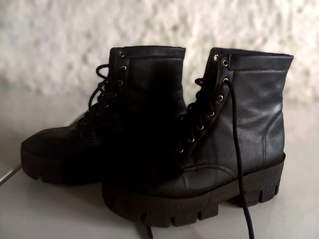 Botas Femininas Tratoradas - Estilo e Conforto