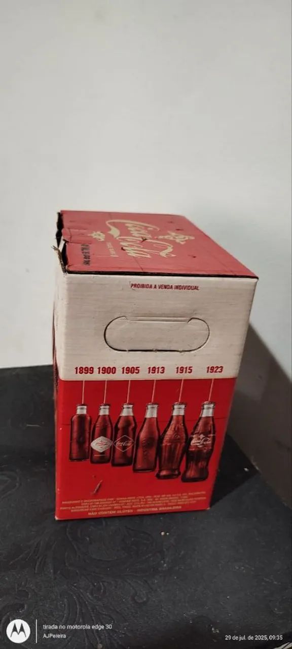 Caixa de Coca-Cola Retrô - Colecionador validade 2016 - Foto 5