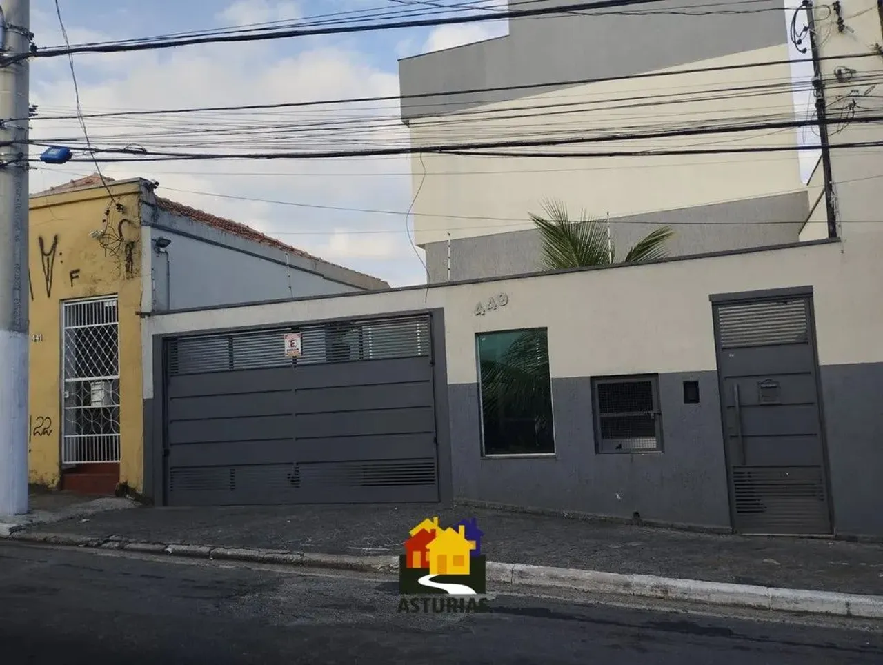 SOBRADO EM COND. PARA LOCAÇÃO NA PENHA
