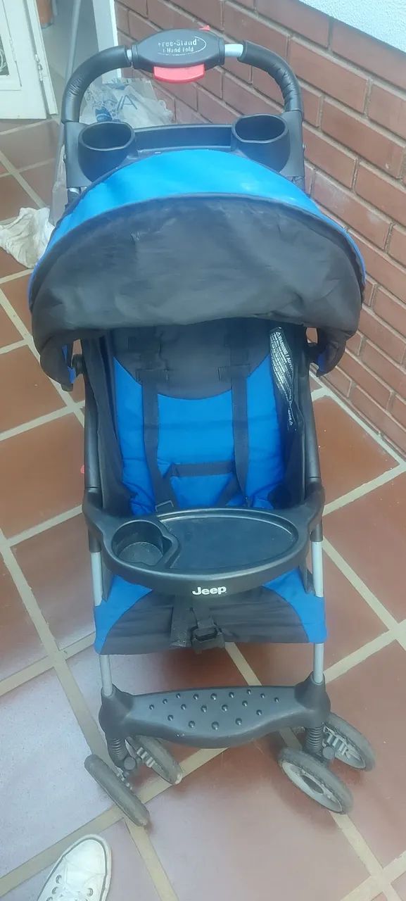 Carrinho de bebê Jeep