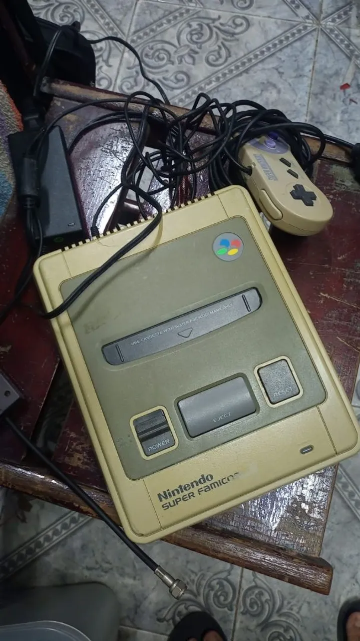 Super Nintendo - Nintendo Super Famicom