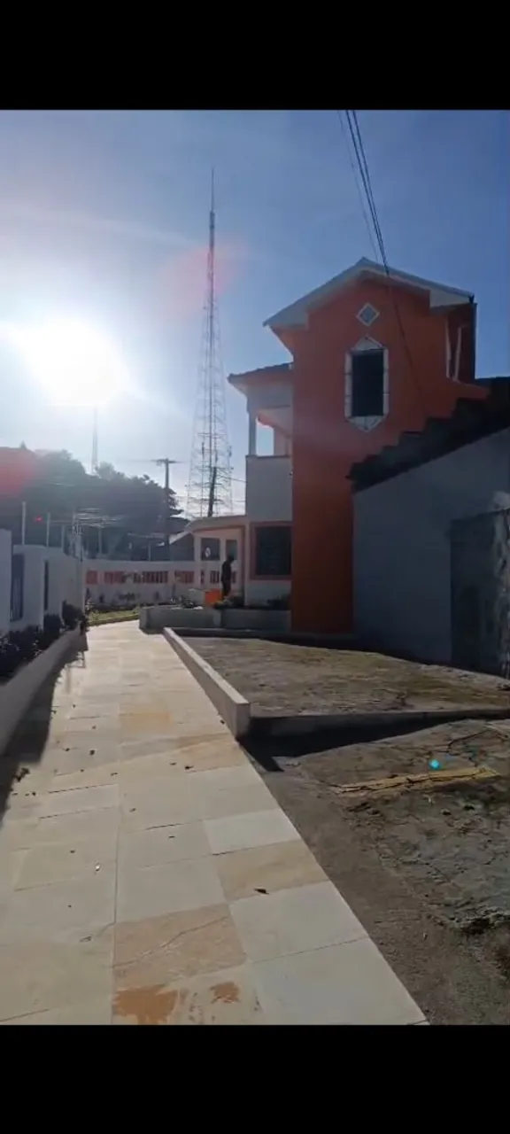 Casa montada para restaurante no Tambiá.