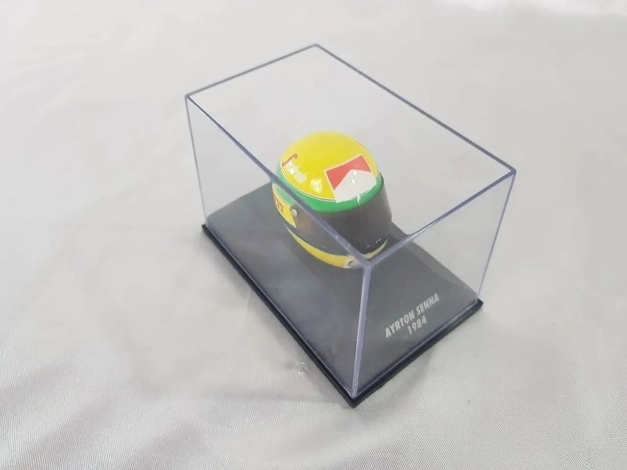 CAPACETE SENNA ´84 - MINICHAMPS 1:8