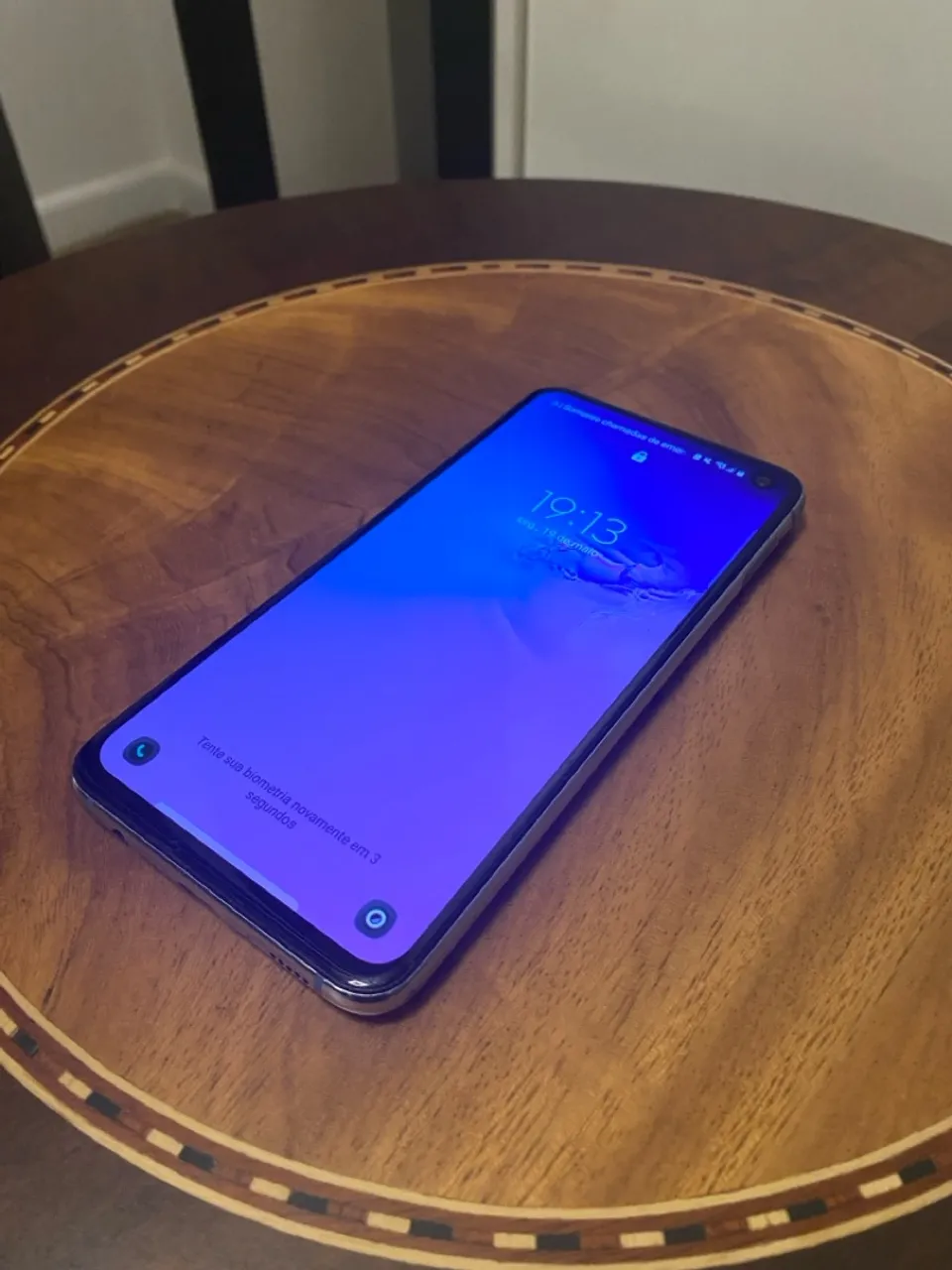 Samsung S10e com caixa