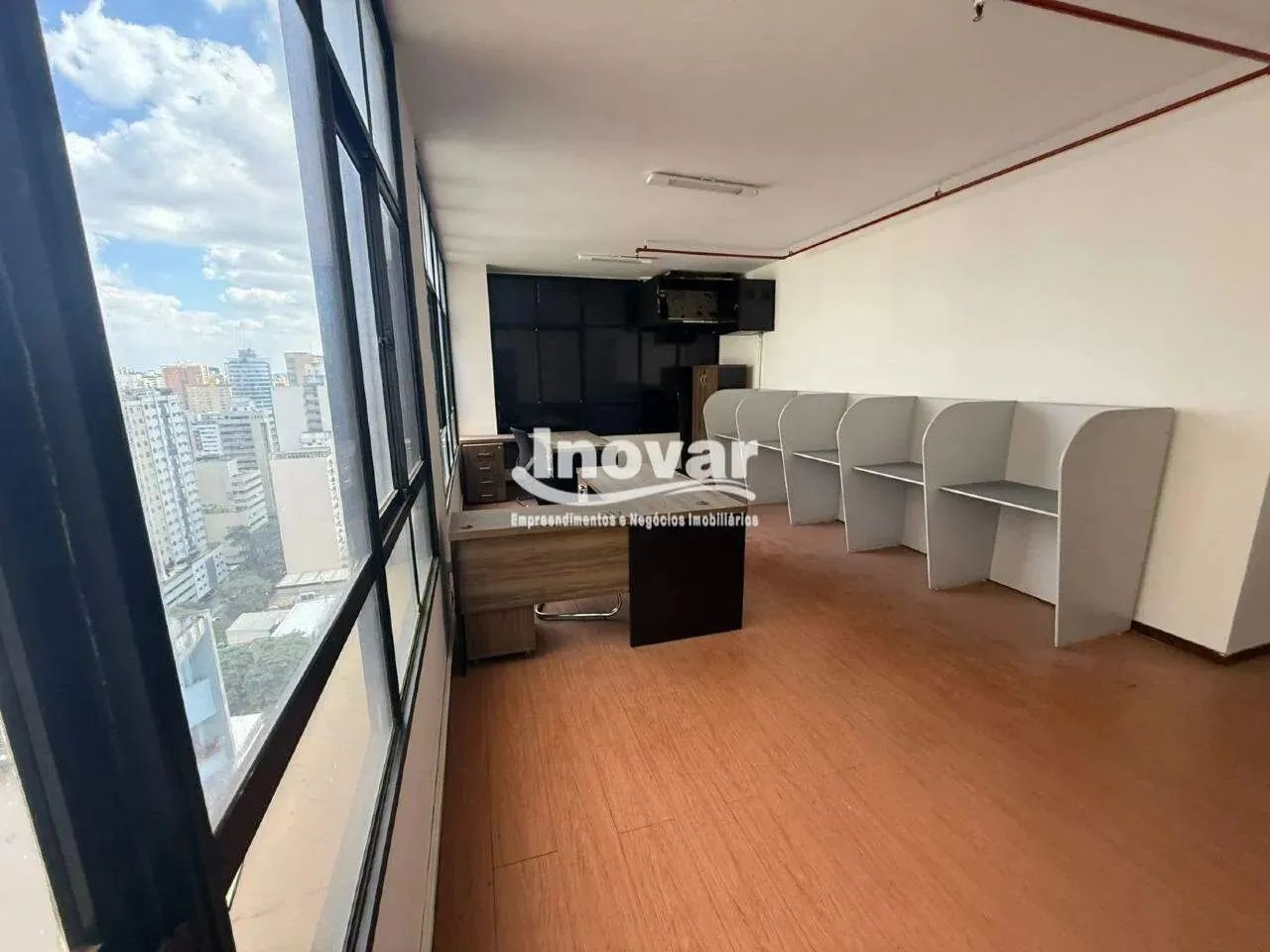 Sala com 38m² Mobilhada em prédio de auto luxo na Avenida Augusto de Lima