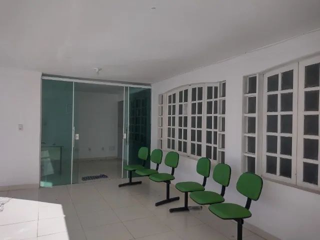 Casa em Piatã, 6 qtos 5 banheiros Rua Guaracaíma Praça