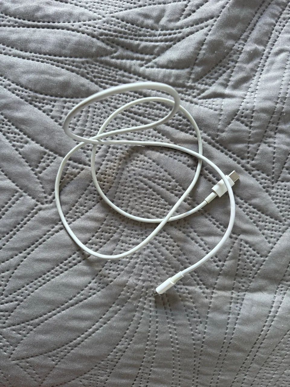 cabo lightning apple