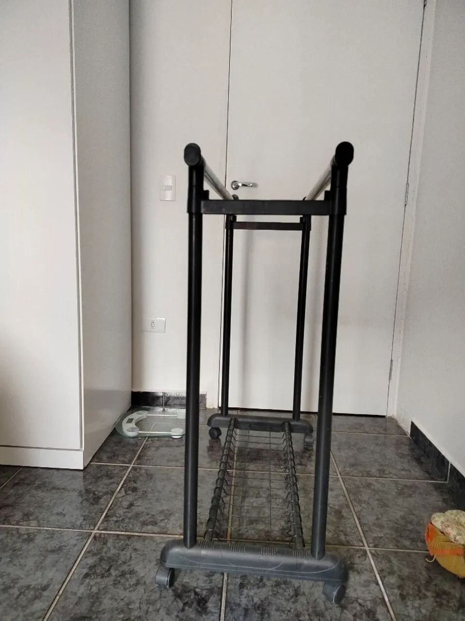 Araras de roupas  - Foto 4