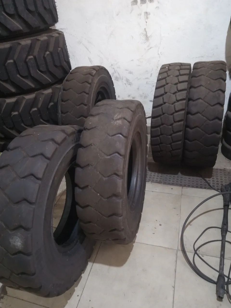 Pneus para empilhadeira e fora de estrada  - Foto 2