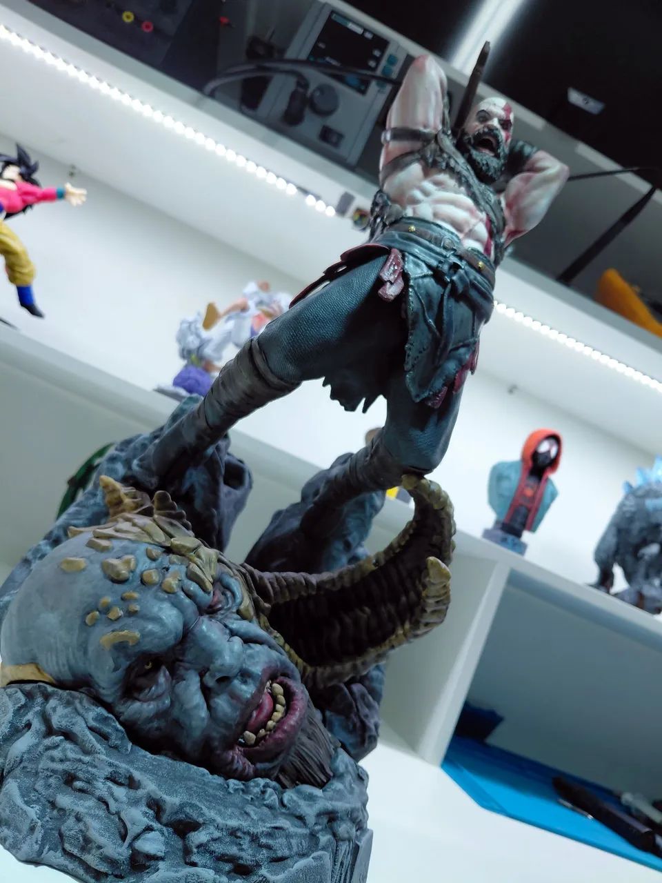 Figure kratos escala 1/6 - Foto 3