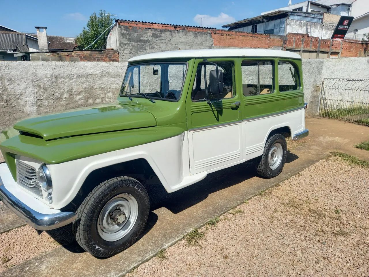 Ford Willys Rural 4X2 1975