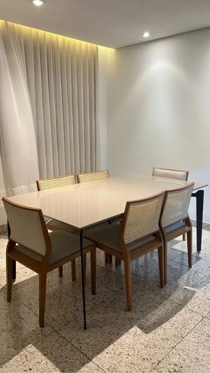 Mesa de jantar retangular 