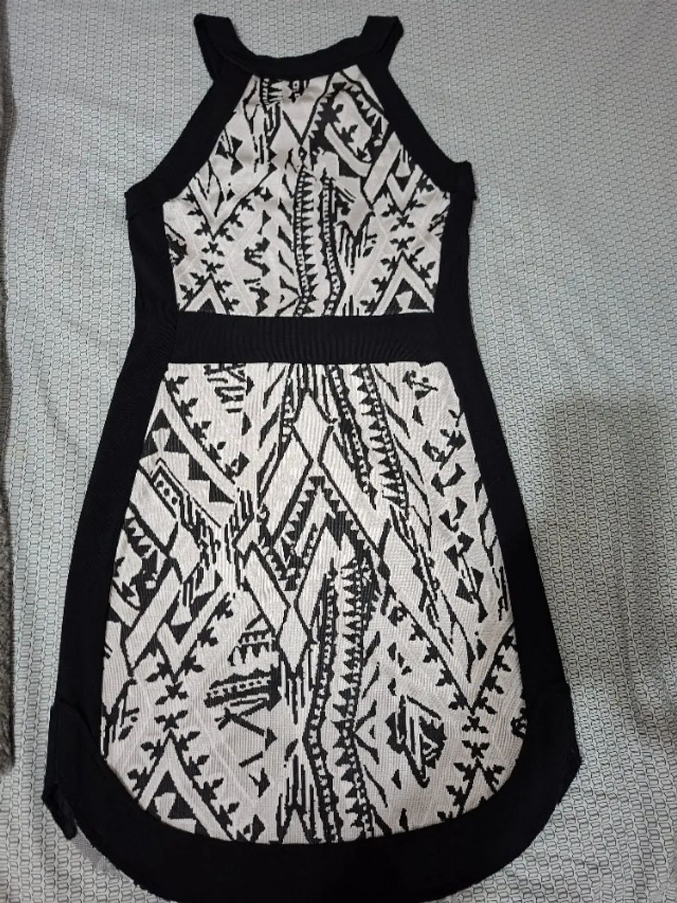 Vestido Preto e prata Lelis Blanc tamanho 40/42 - Foto 3