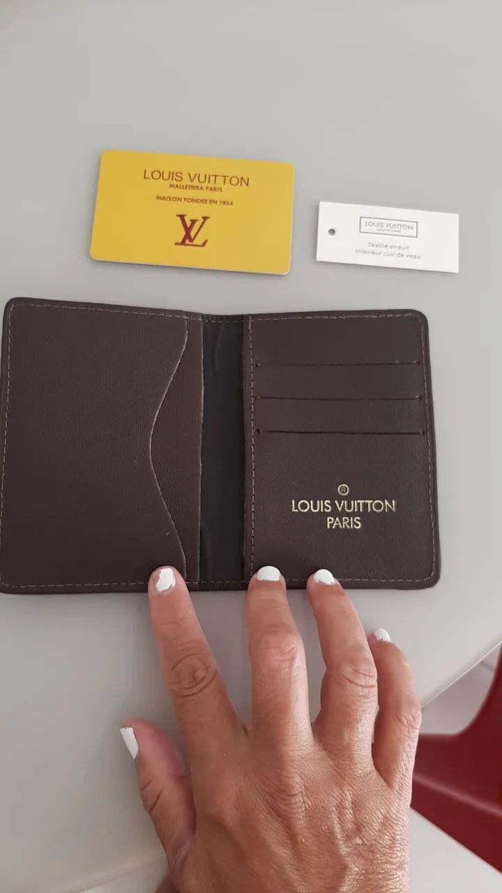 Carteira Louis Vuitton  de couro R$ 100,00 - Foto 2
