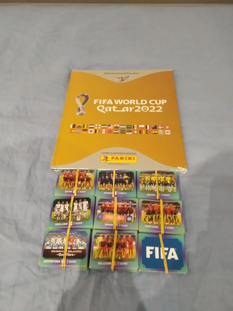 Álbum Copa Copa 2022 Dourado + figurinhas para colar - Foto 2