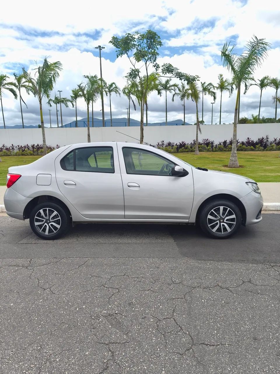 Renault Logan Dynamique Flex 1.6 16V 4P 2019 - Foto 2