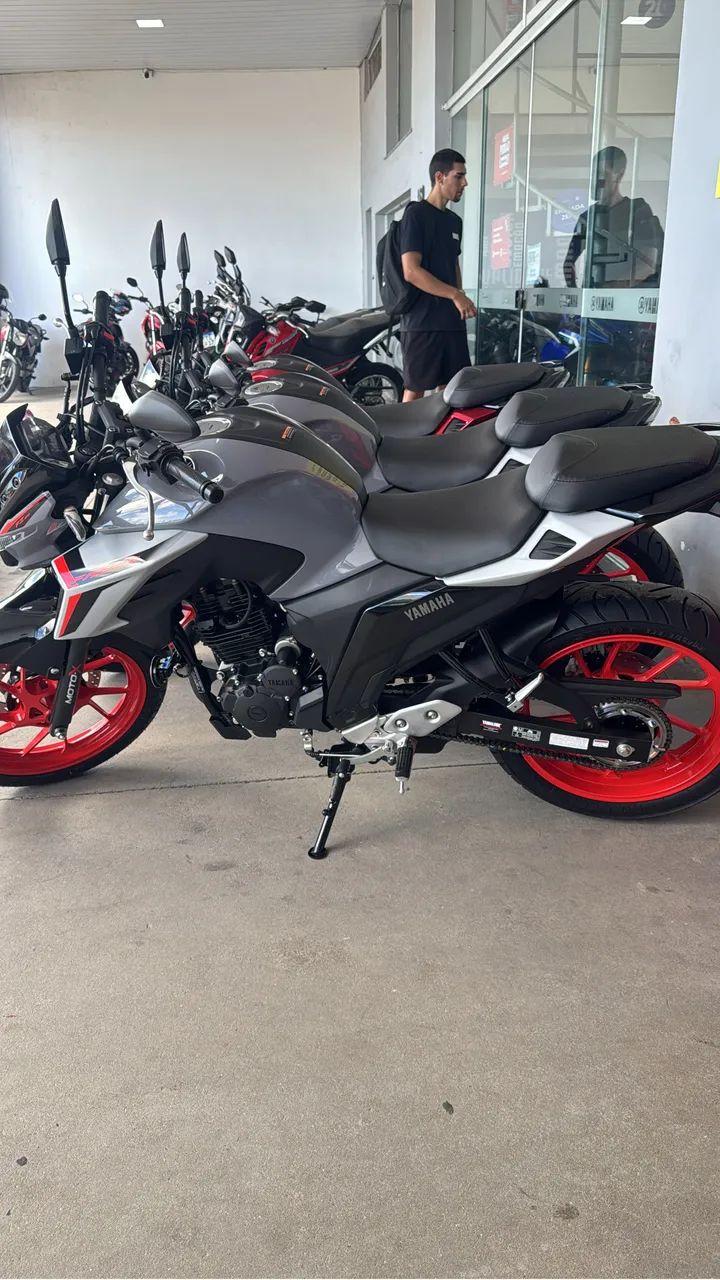 FZ25 connected  - Foto 3