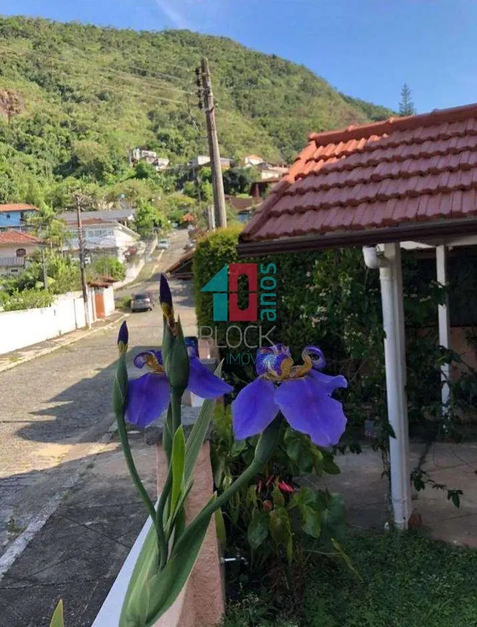 Quitandinha | Casa 5 quartos, sendo 3 suites