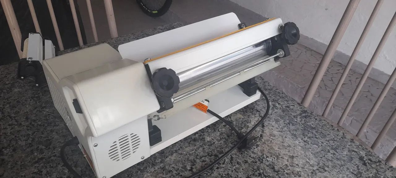 LAMINADOR DE MASSAS 127 volts 28 cm semi novo - Foto 5