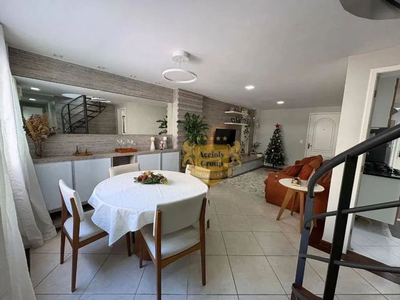Excelente Cobertura com 4 Quartos, 2 suites, 2 vagas com 200 m² - Foto 2