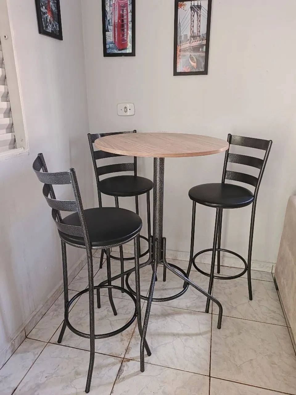 Mesa com cadeira