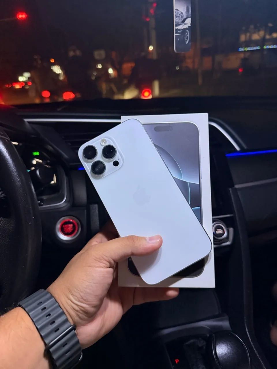 ? iPhone 16 Pro Max 256GB ? Titânio Branco