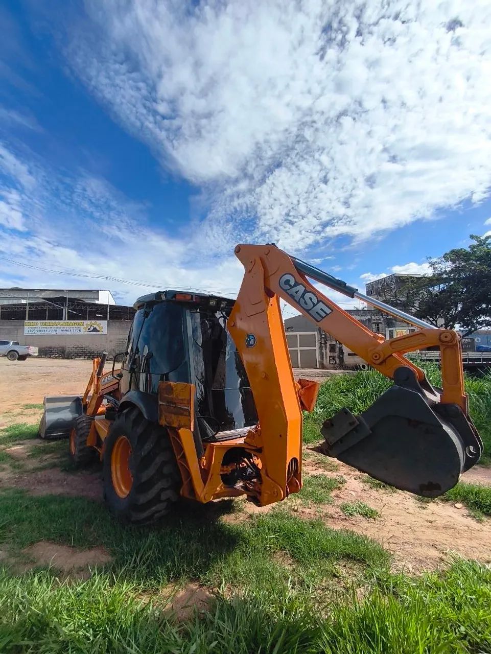 Retro escavadeira case 580N 2013 traçada gabinada - Foto 4