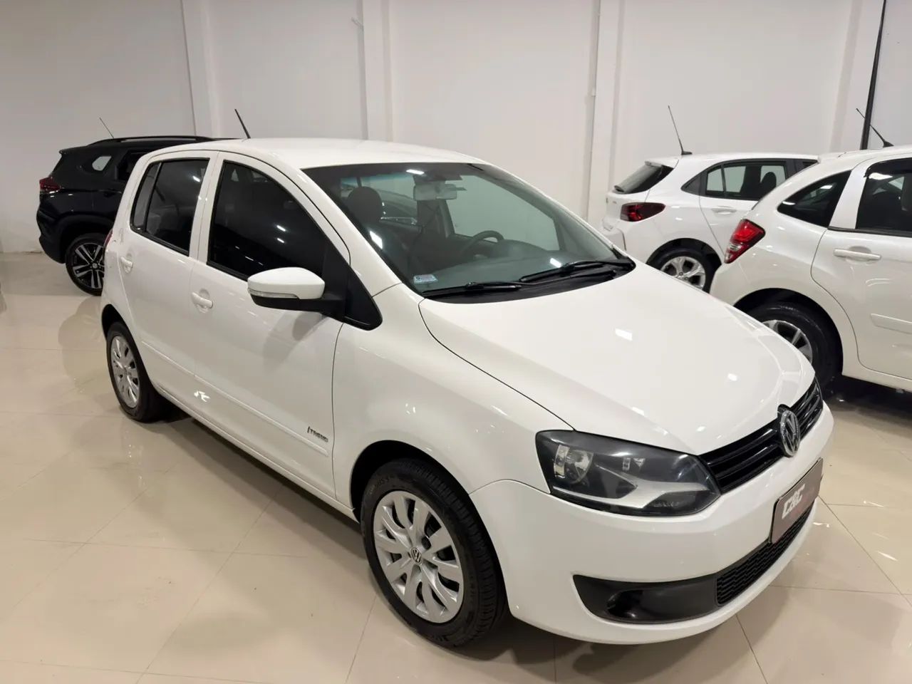 Volkswagen Fox 1.0 MI Total Flex 8V 5P 2012 - Foto 4