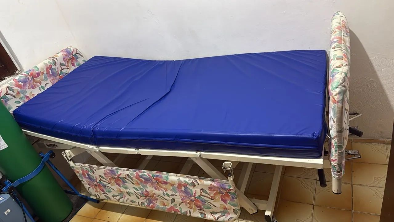 VENDE-SE CAMA HOSPITLAR COM COLCHÃO SUPER NOVA . - Foto 5