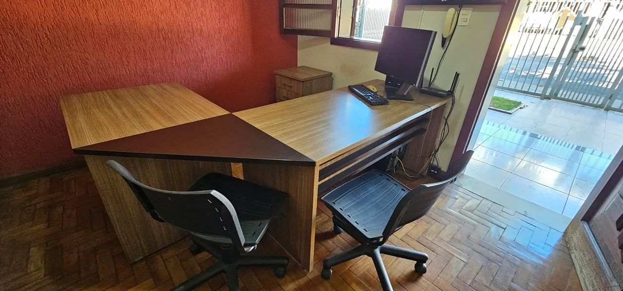 Conjunto Completo de Escritório + 2 Cadeiras - Impecável