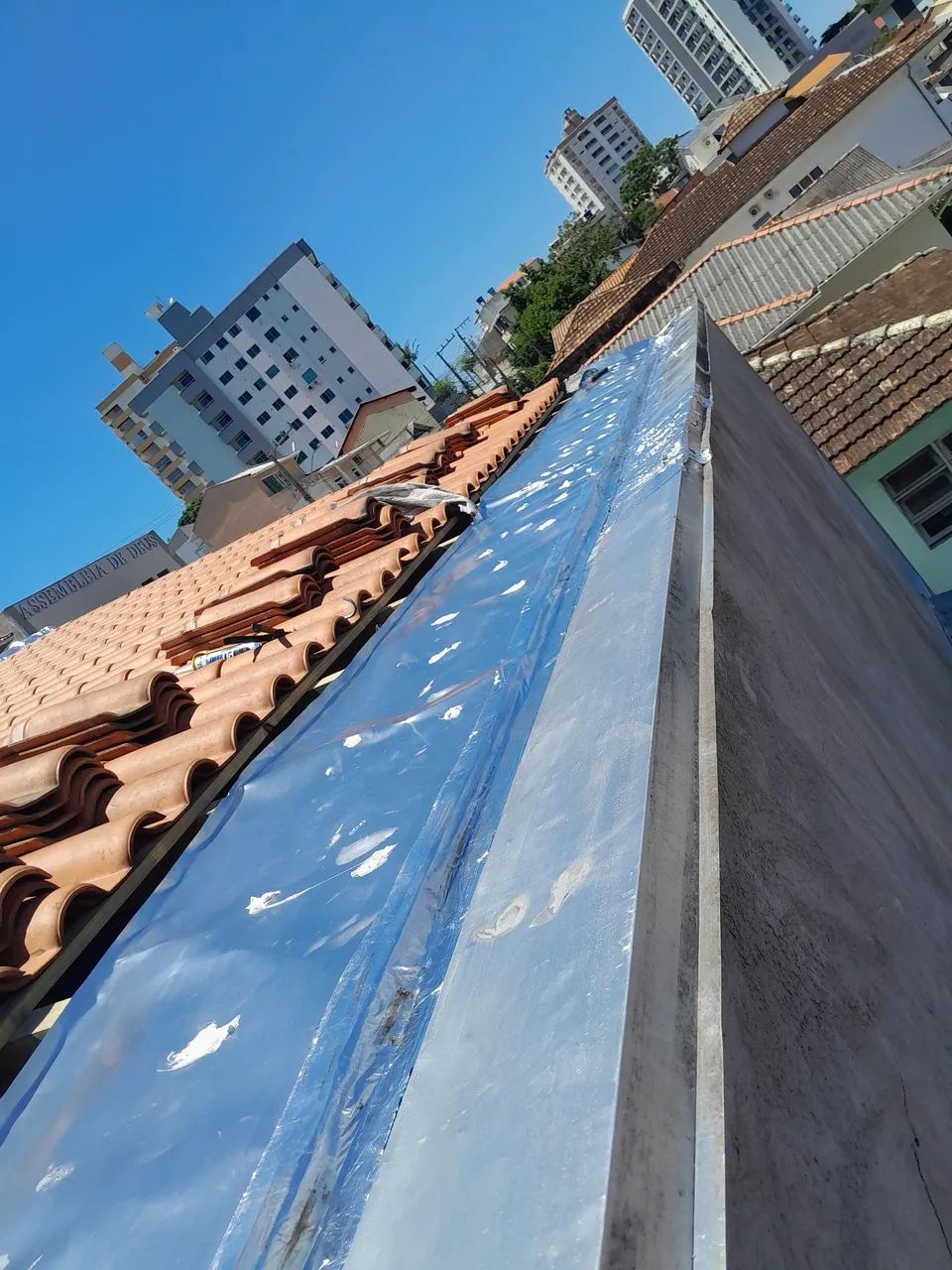 Mão de obra especializada em telhado deck  - Foto 2