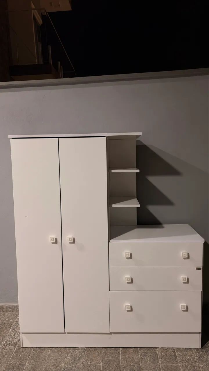Guarda roupa com cômoda para bebê