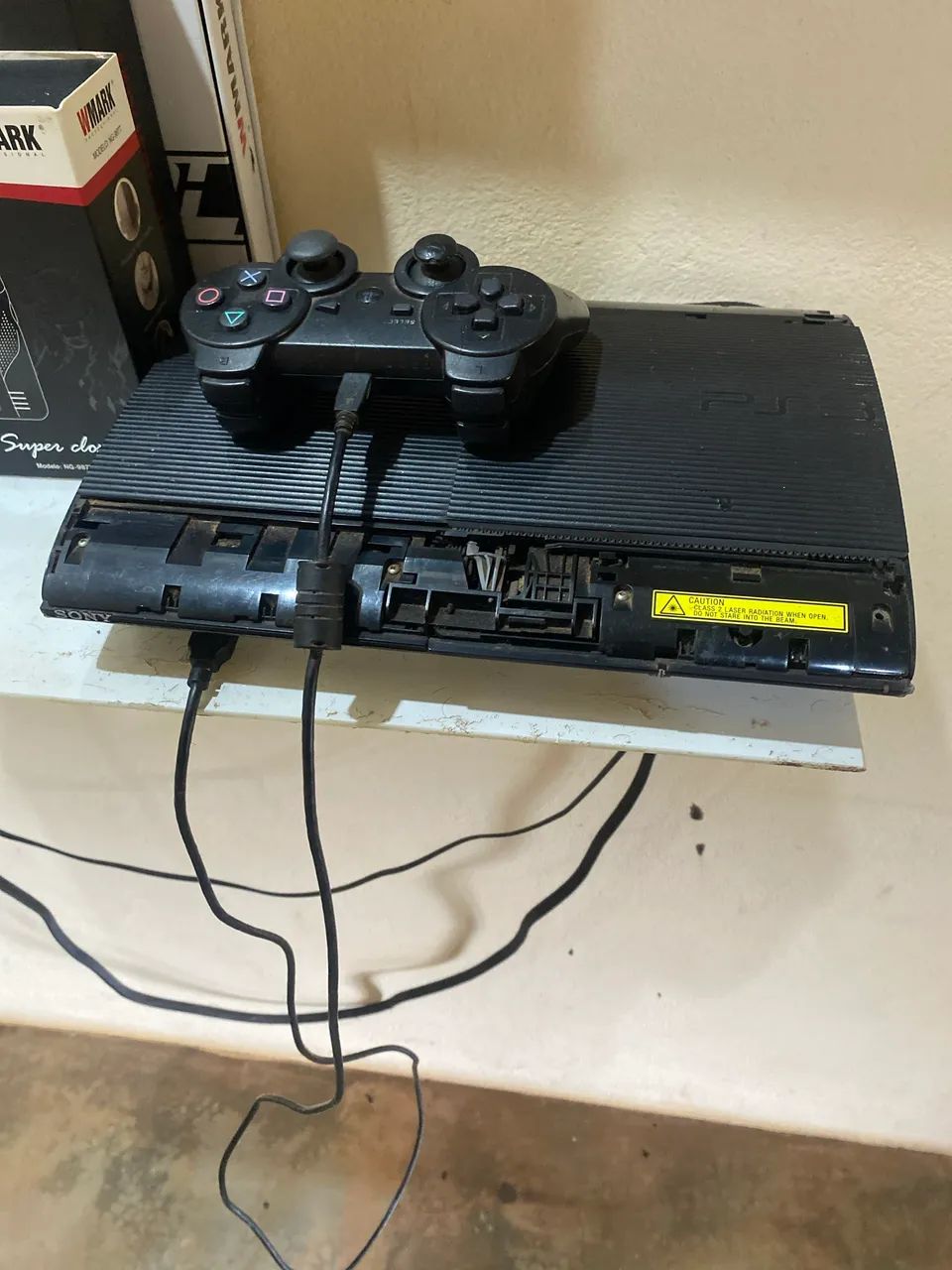 PS3 com mais 20 jogos e um controle 