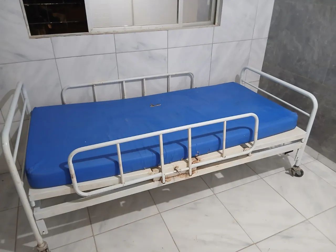 Cama hospitalar 