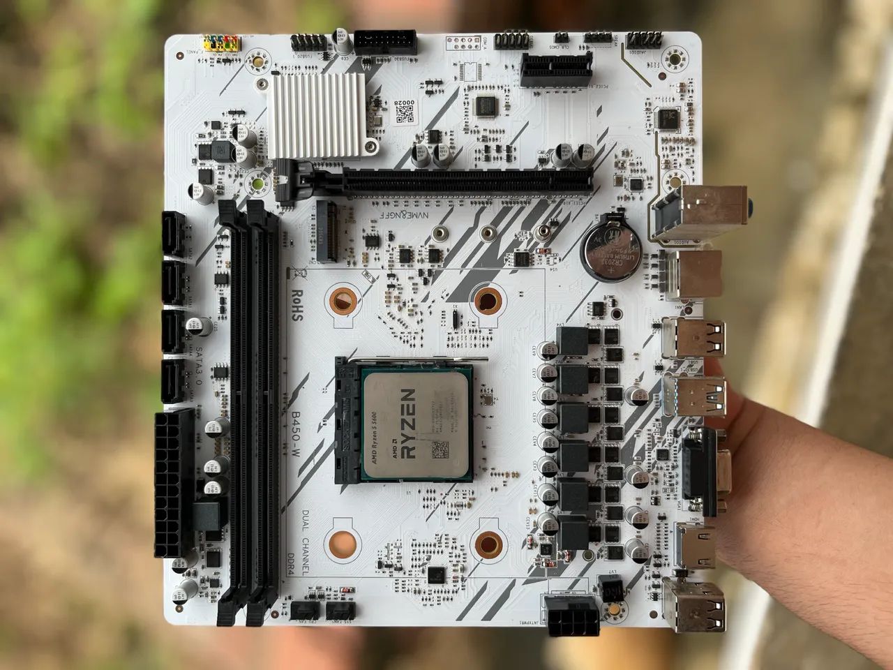PLACA MÃE B450 W + Ryzen 5 5600 (FAÇO ENVIO) - Peças de Hardware